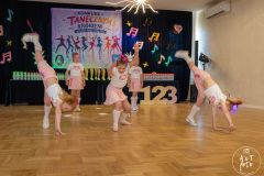 SUT03183